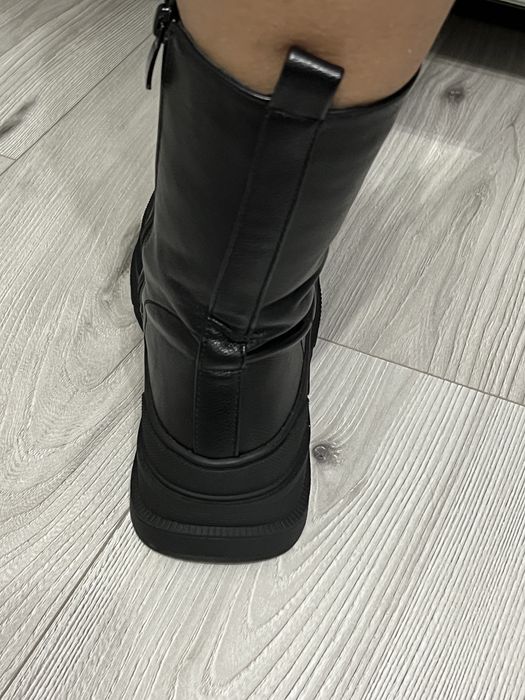 Дамски ботуши тип кубинки размер 36 стелка 23 см с козина