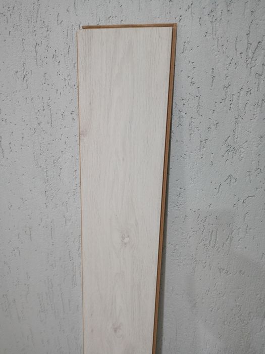 Продам ламинат новый