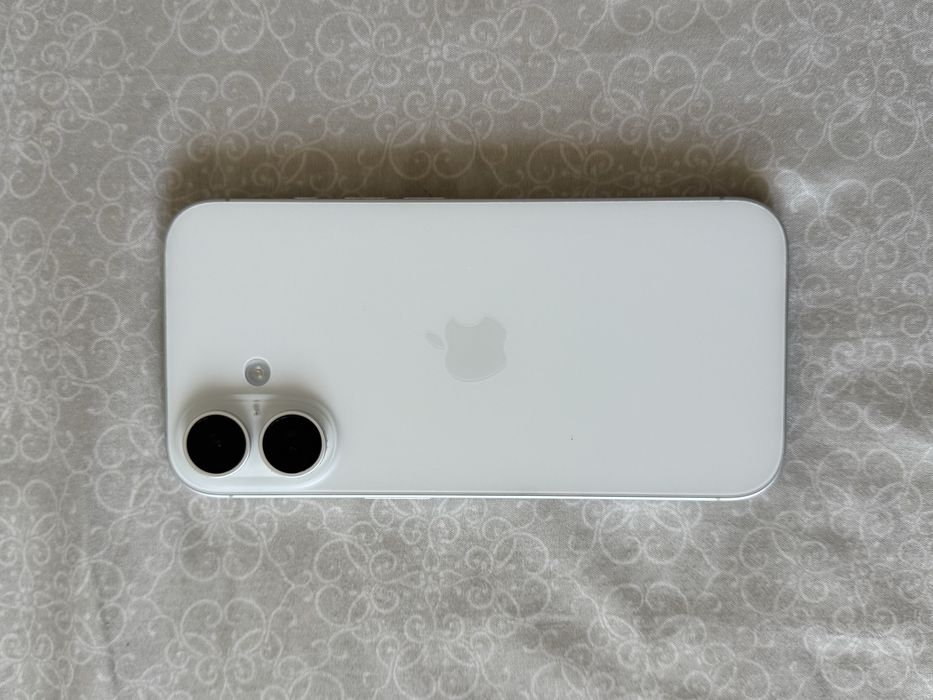 iPhone 16 100% baterie