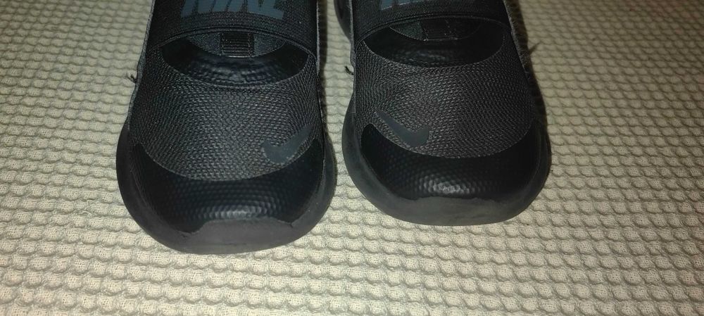 Маратонки NIKE размер 28.5