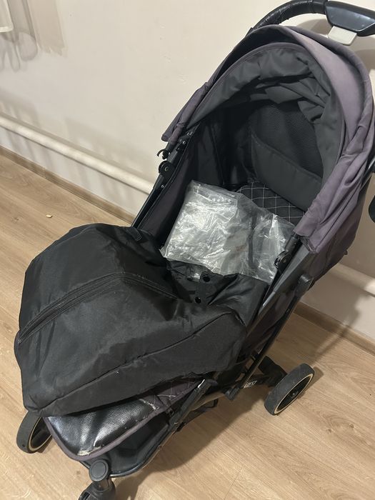 Продам прогулочную коляску