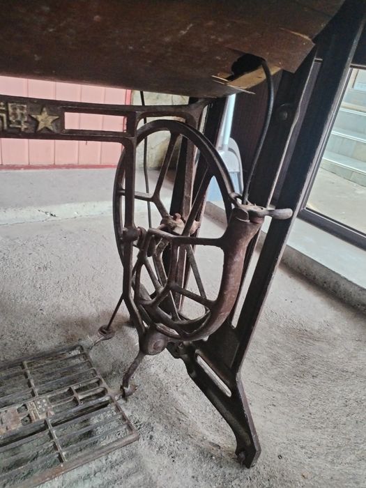 Крачна шевна машина