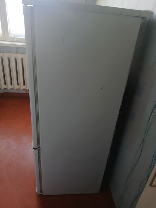 Холодильник  Бирюса