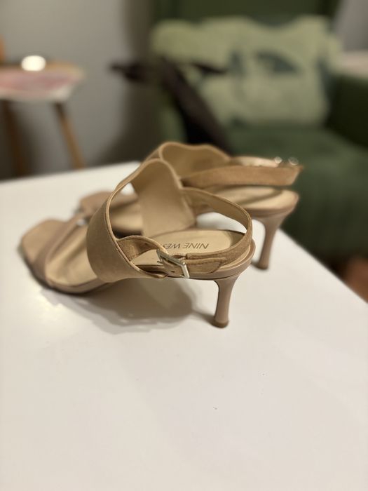 Женские бежевые сандали Nine West