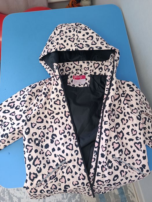 Продается куртка для девочки