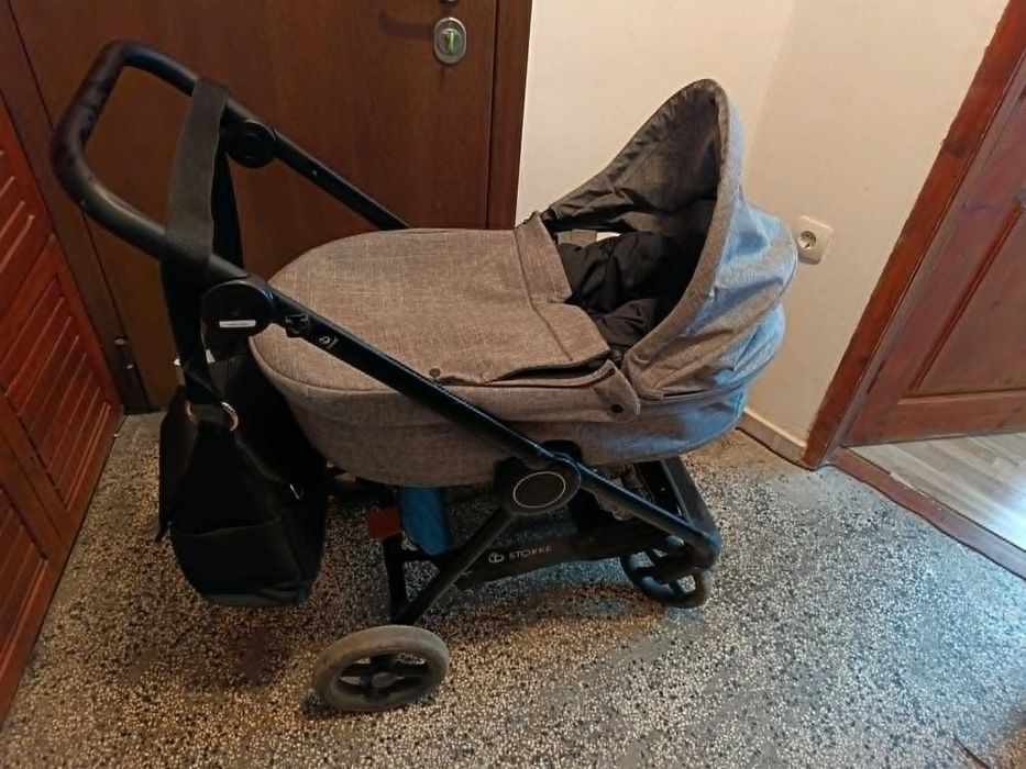 Бебешка количка Stokke със зимен и летен кош