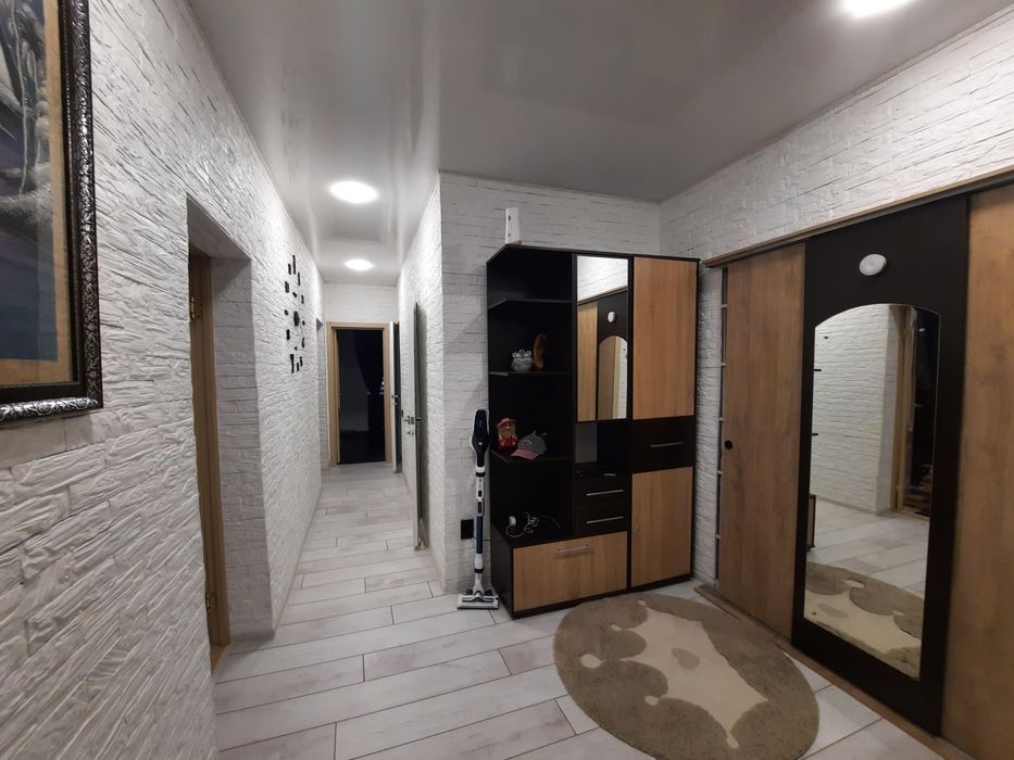3к квартира, Бажова 57
