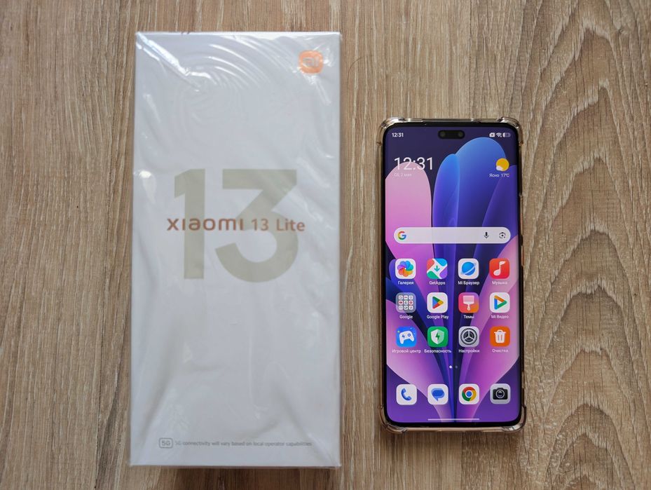 Продам отличный смартфон Xiaomi 13 Lite 8/256GB Black