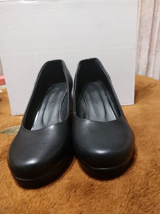 Продам туфли женские