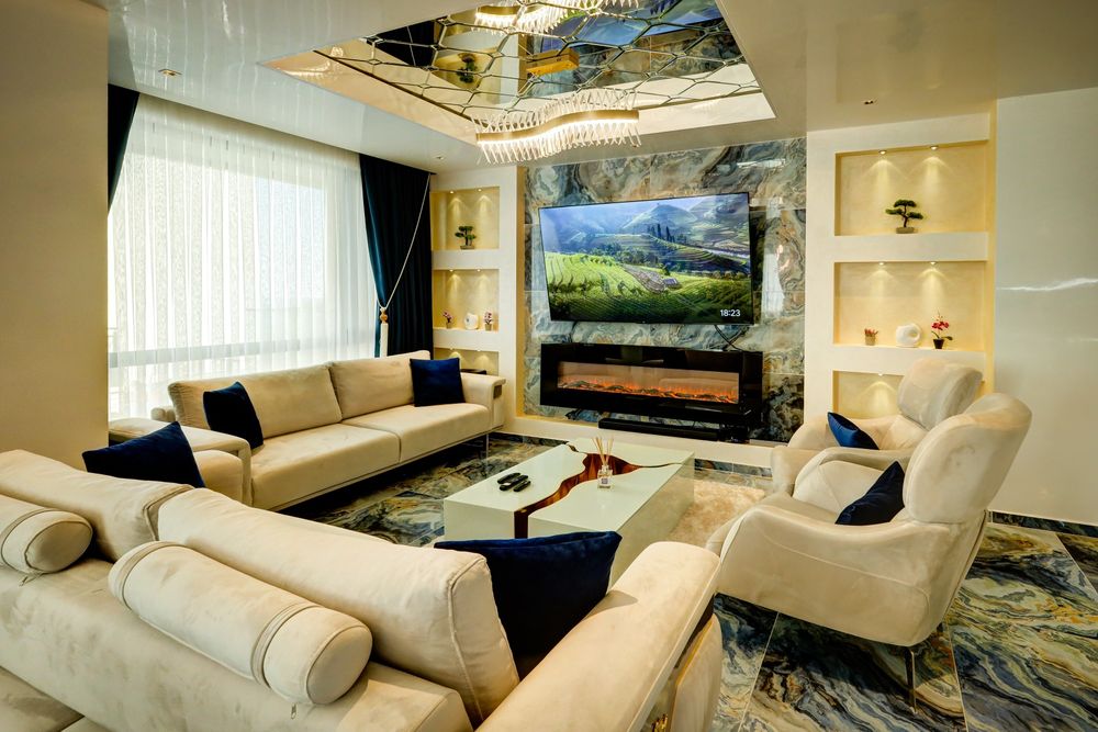 Дава се под наем Тристаен апартамент в Варна, Галата - 150 кв.м за 2500 € - Снимка #1