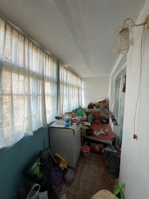 Продается 3 комнатная квартира не дорого. Этаж 4. Космос район.