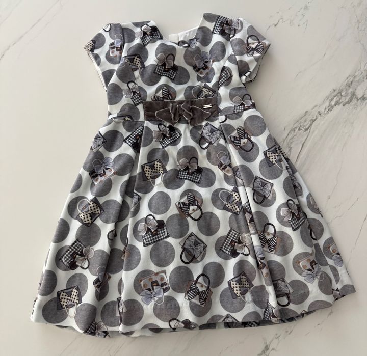 Момичешки рокли изключително запазени