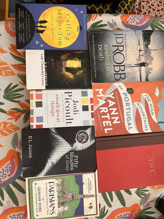 Книги: чиклит, самопомощ, детски, на руски, на английски