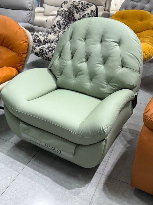 Кресло качалка реклайнер с держателем  телефона ,