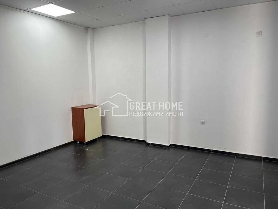 Дава се под наем Магазин в Търговище, Изток 1 - 80 кв.м за 459 € - Снимка #3