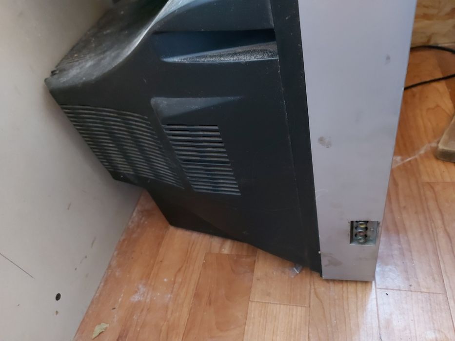 Телевизор на запчасти