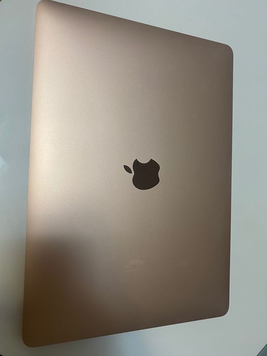 Vând MacBook Air 2020