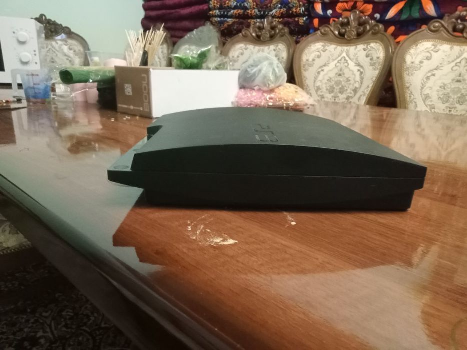 Ps3 sotiladi holati yaxshi karobka bor arginal joʻstik 2ta