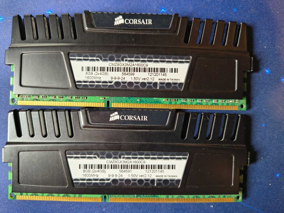Corsair Vengeance 2x4GB DDR3 1600MHz CL9