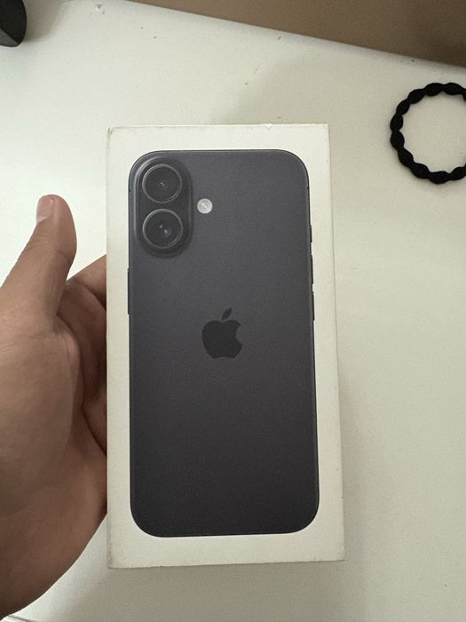 Продам айфон 16 256 гб