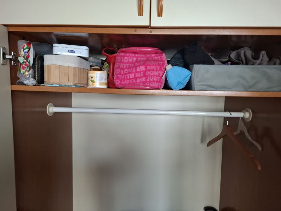 Шесткрилен гардероб