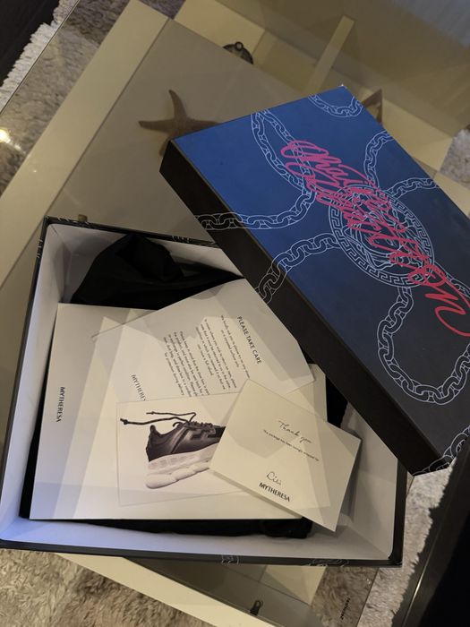 versace chain reaction