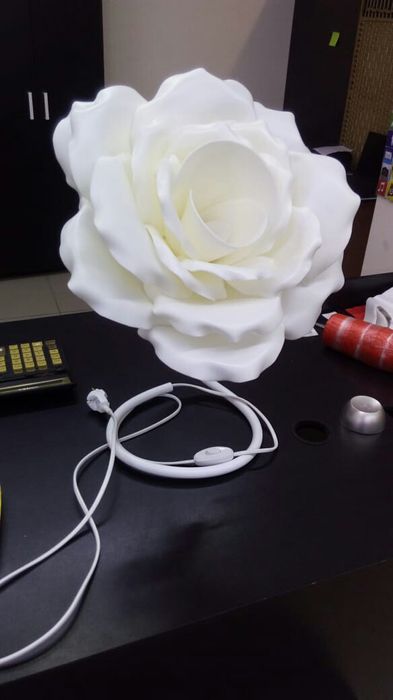 Светильники ростовые розы