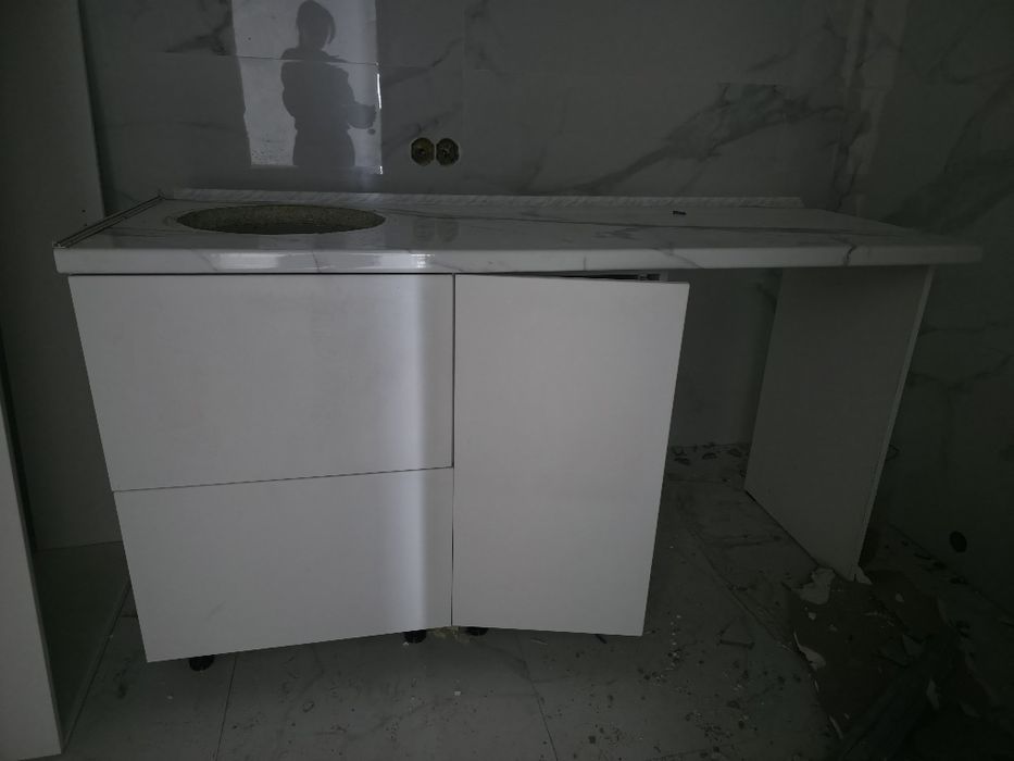 Продам тумбу для ванны