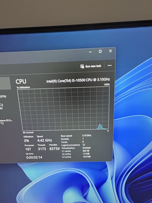 Vand pc gaming folosit 1 an si jumatate