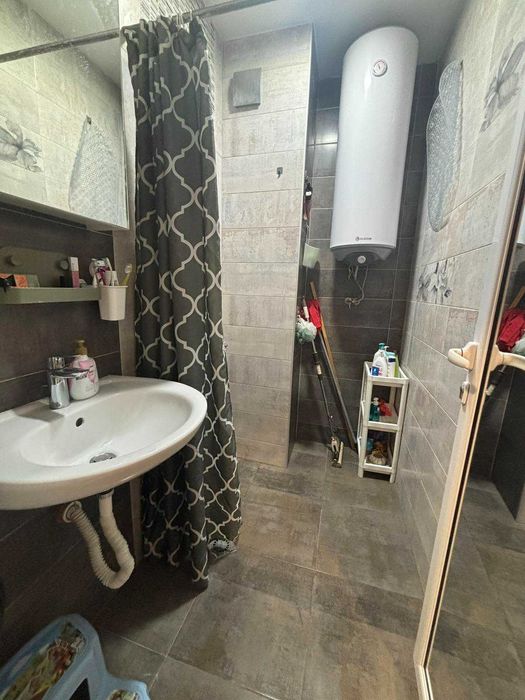 Продава се Тристаен апартамент в Карлово - 96 кв.м за 1615 €/кв.м - Снимка #17