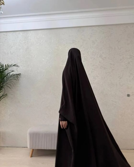 издаль коричневого цвета