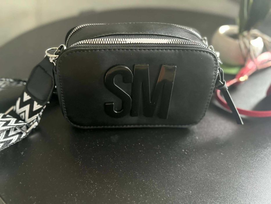 Дамска черна чанта