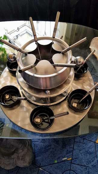 Set fondue din inox,nou,platou rotativ,6 persoane