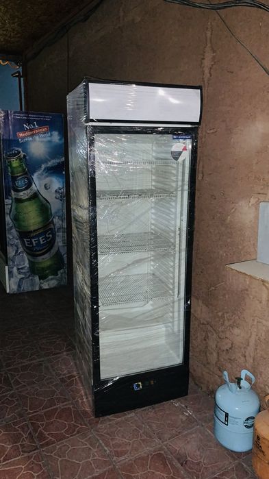 Витринный холодильник / Холодильник для напитков