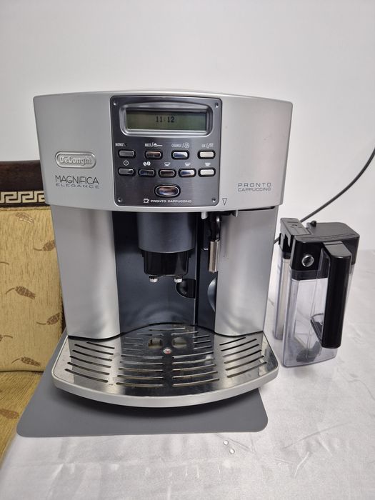 Vând espressor/masina de cafea Delonghi Magnifica  Pronto Cappuccino