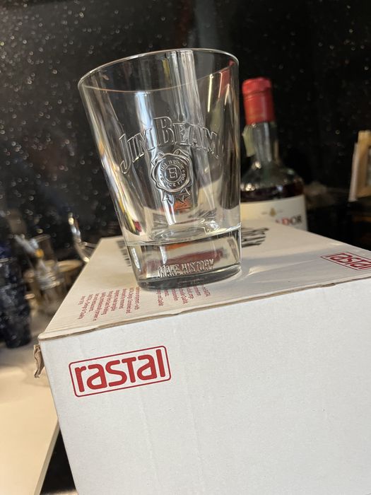 Продавам нови чаши