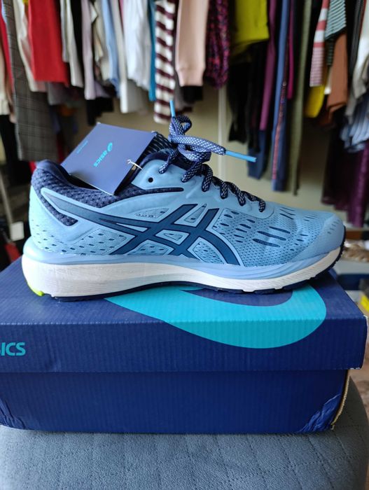 Нови маратонки Asics
