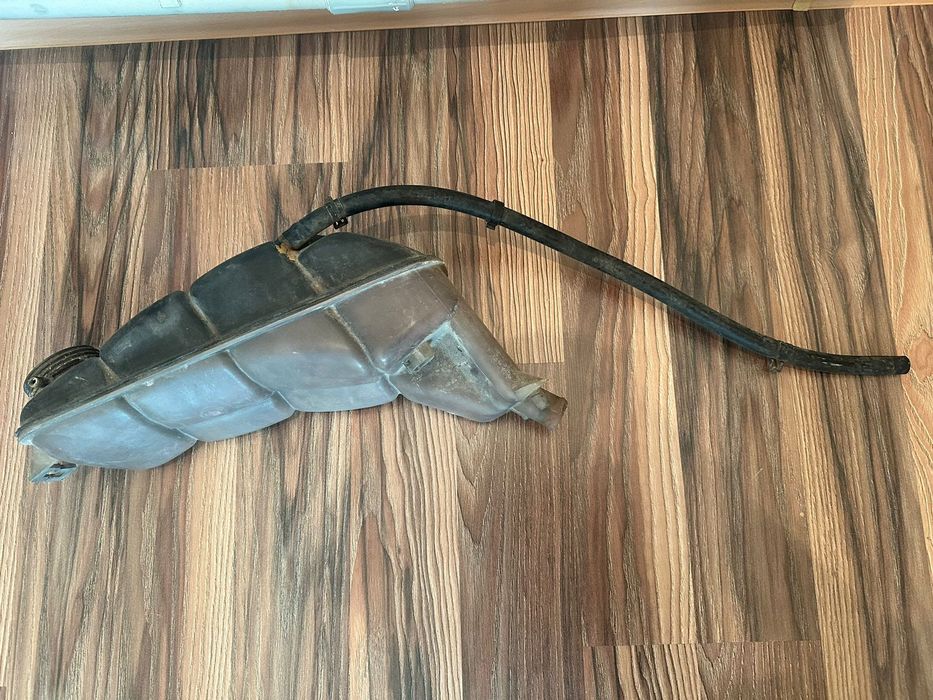 Расширетельный бачок w210