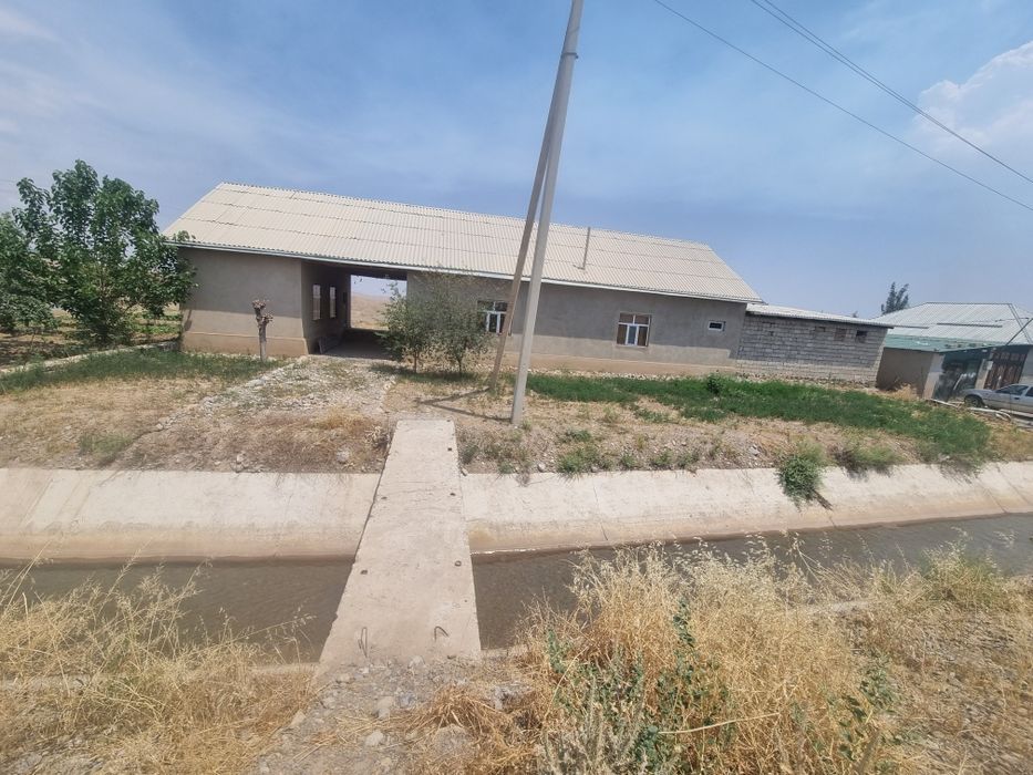 Uy sotiladi manzil boysun tuman boshrabot mahallasida joylashgan