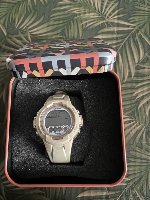 Маркови аксесоари – Lee Cooper / Mango