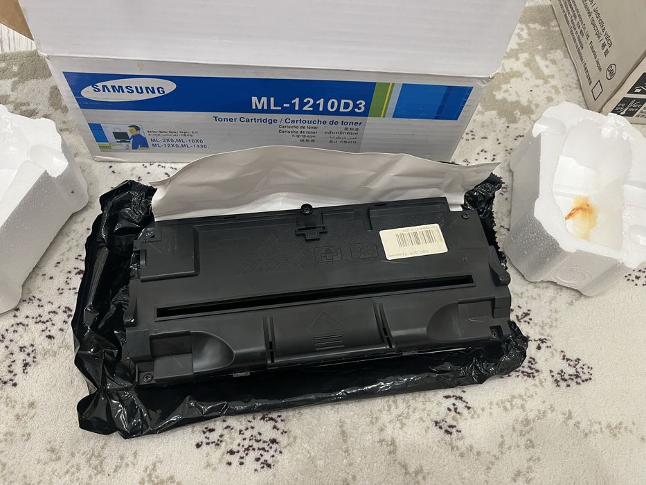 Продам принтер ксерокс и катридж