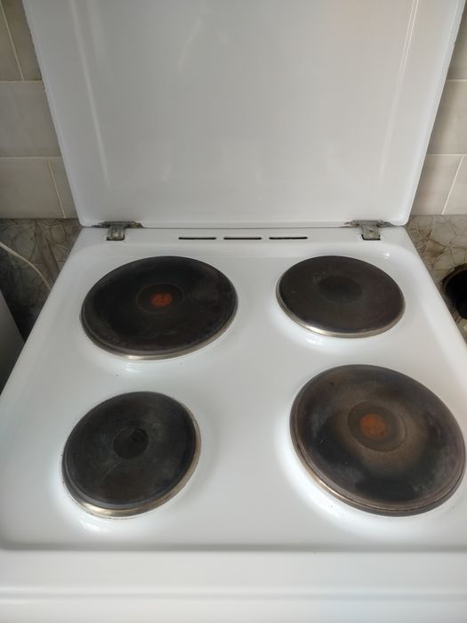 Продам плиту Индезит