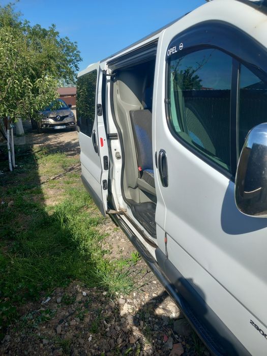 Vând  Opel  Vivaro