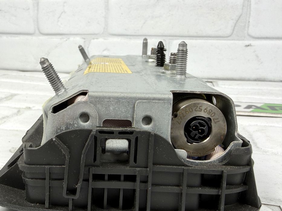 Airbag крака AUDI A4 B9 A5 F5 8W0880842D