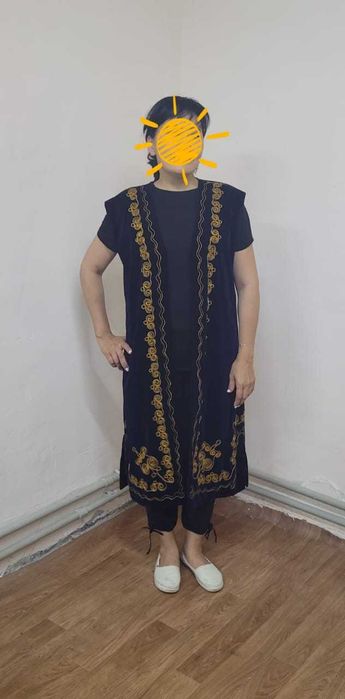 Камзолы, жилетки женские новые, недорого.