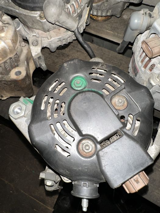 Генератор на Toyota Camry 40
