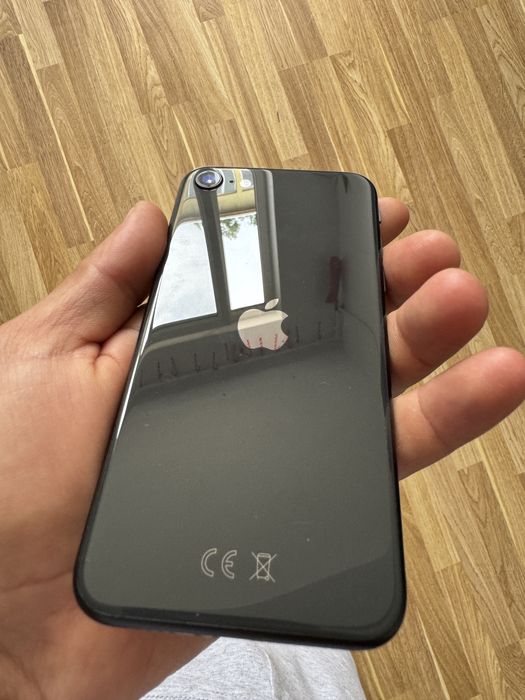 Iphone SE baterie 100%