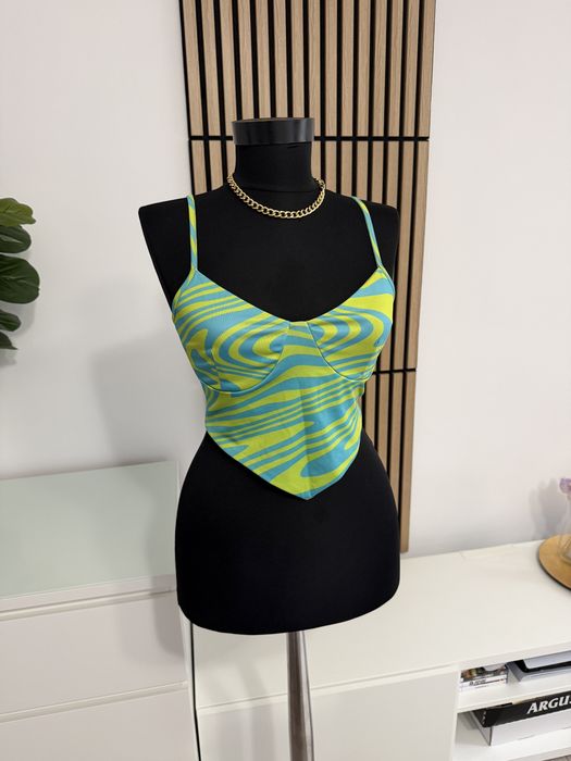 Top scurt model cupe verde galben