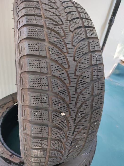2 бр зимни 235/60/18 Bridgestone