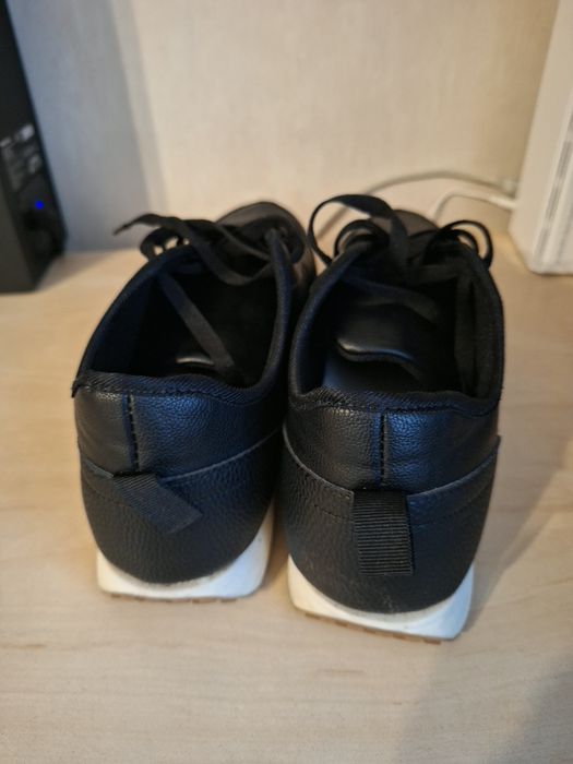 Продавам мъжки обувки